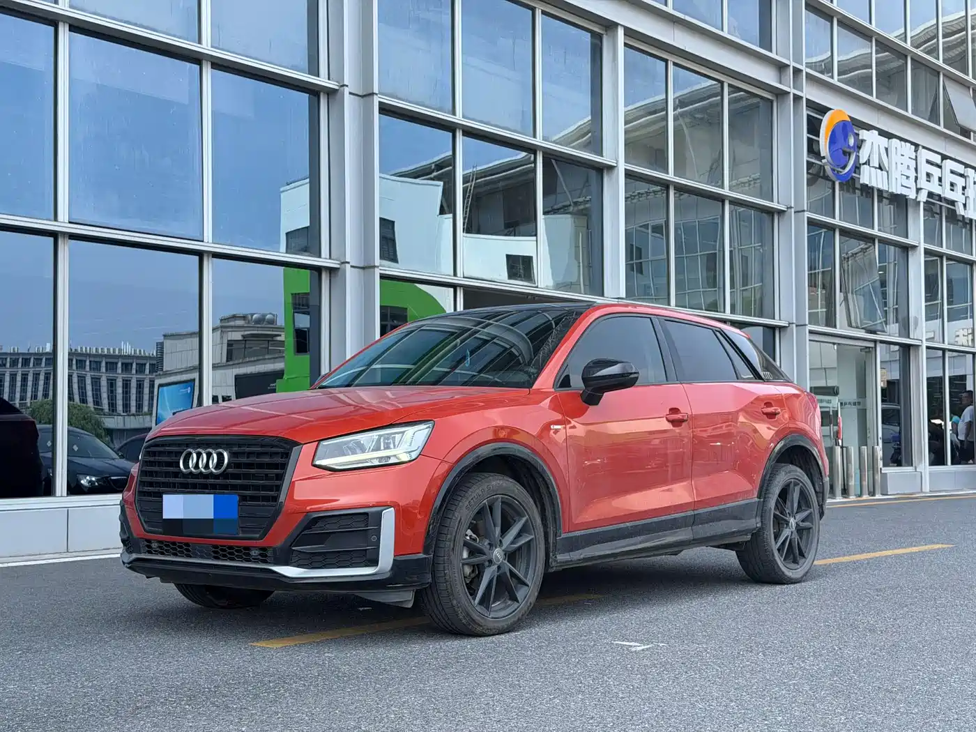 Audi Q2L 2018 35 TFSI Launch Exclusive Edition China VI