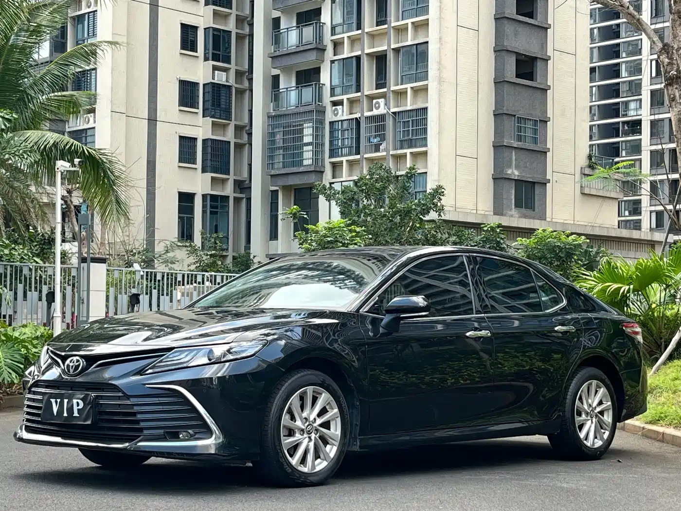 Toyota Camry 2023 2.0G Luxury Edition