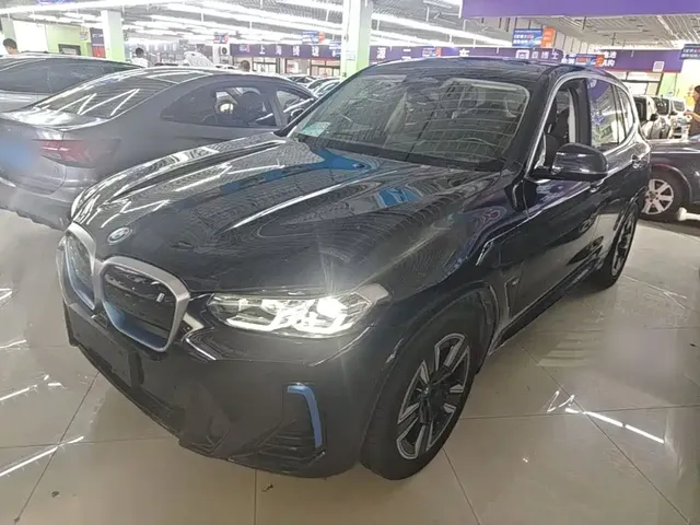 BMW iX3 2022 Leading Edition
