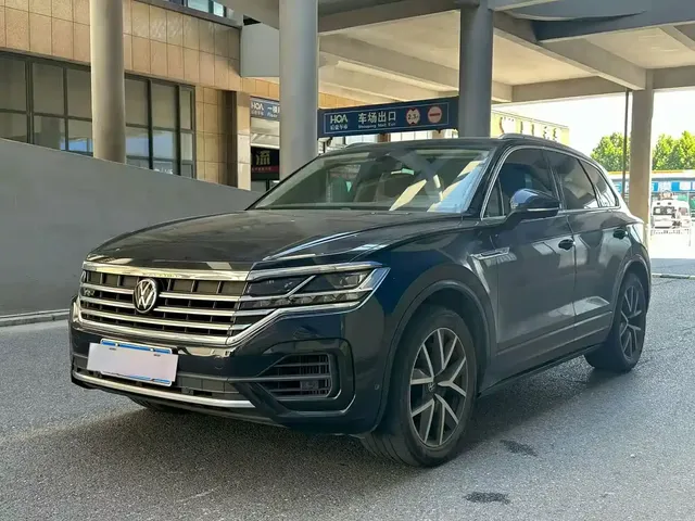 Volkswagen Touareg 2021 3.0TSI R-Line Classic Sport Package