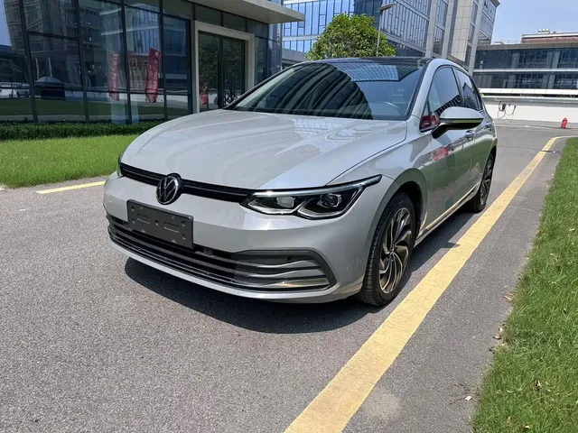 Volkswagen Golf 2021 200TSI DSG Pro