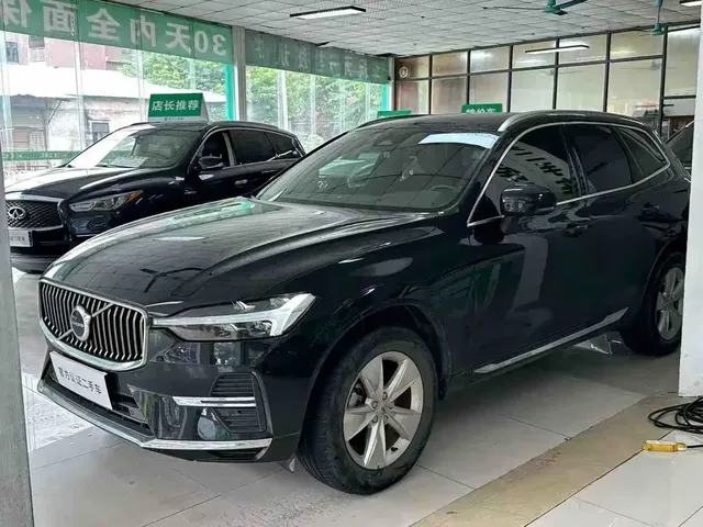 Volvo XC60 2022 B5 AWD R-Design