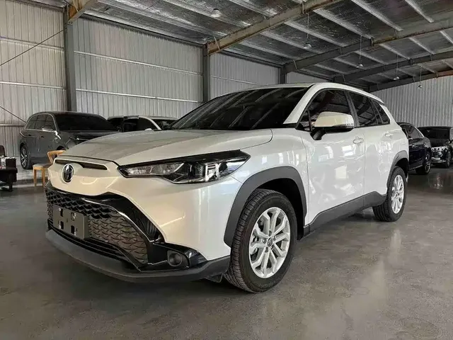 Toyota Frontlander 2024 2.0L CVT Leading Edition