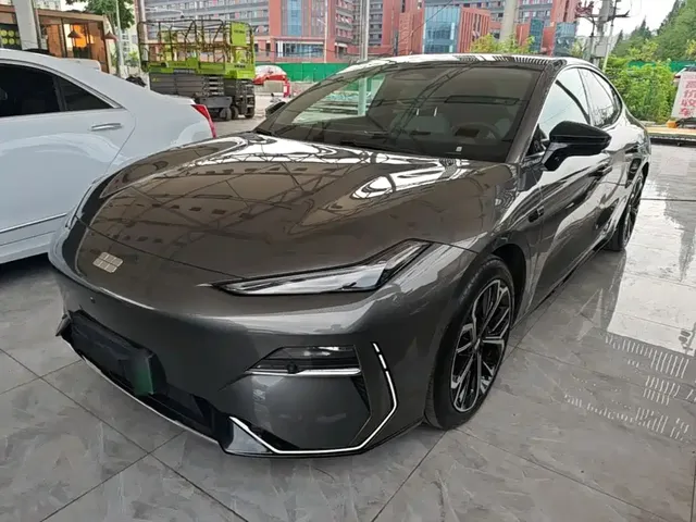 Geely Galaxy E8 2025 700km Long Voyage Smart Drive Edition