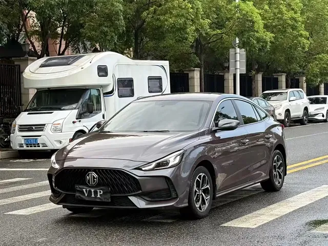 MG 5 2021 Model 180DVVT CVT Youth Luxury Edition