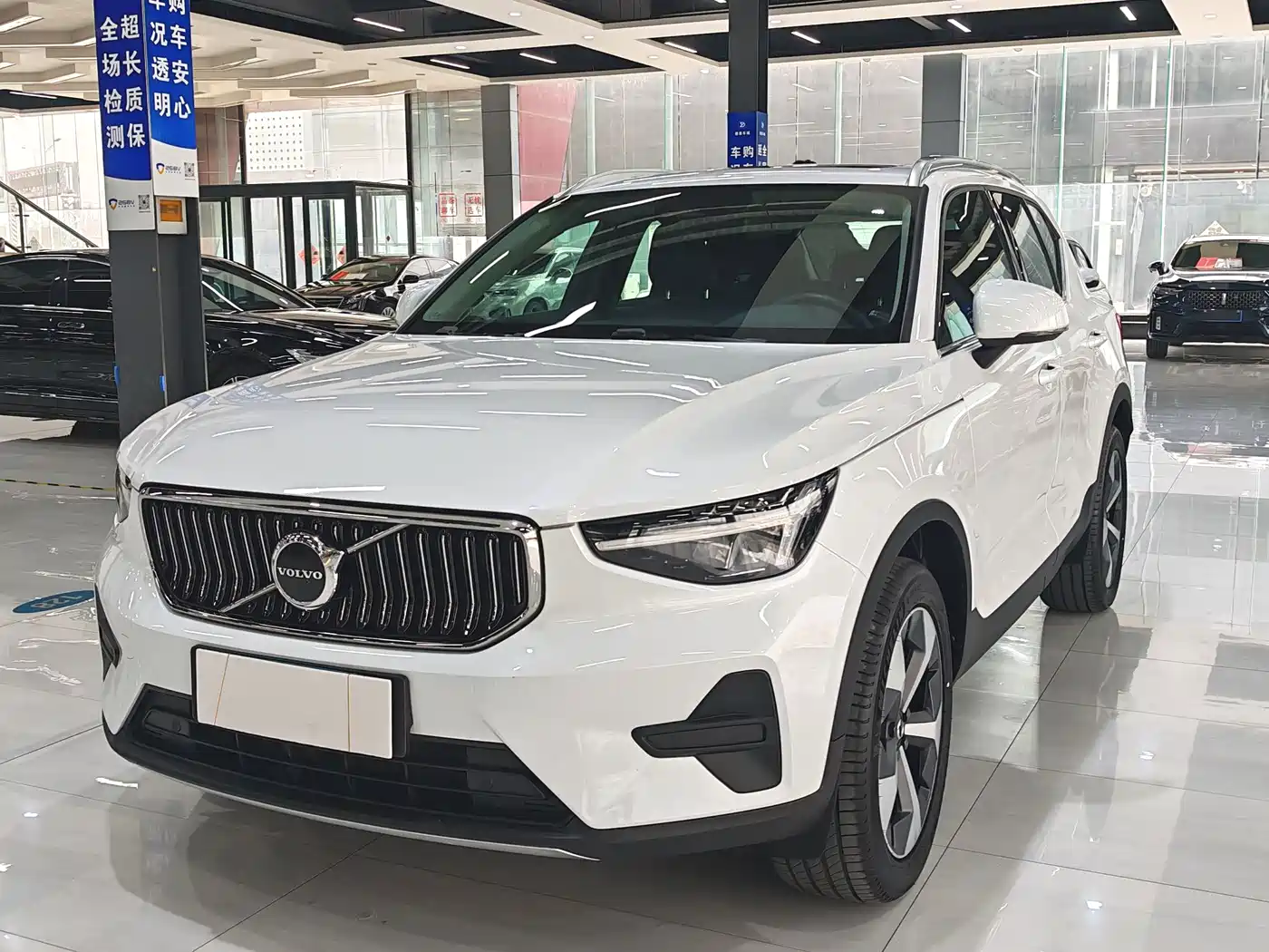 Volvo XC40 2024 B4 AWD Smart Elite Luxury Edition