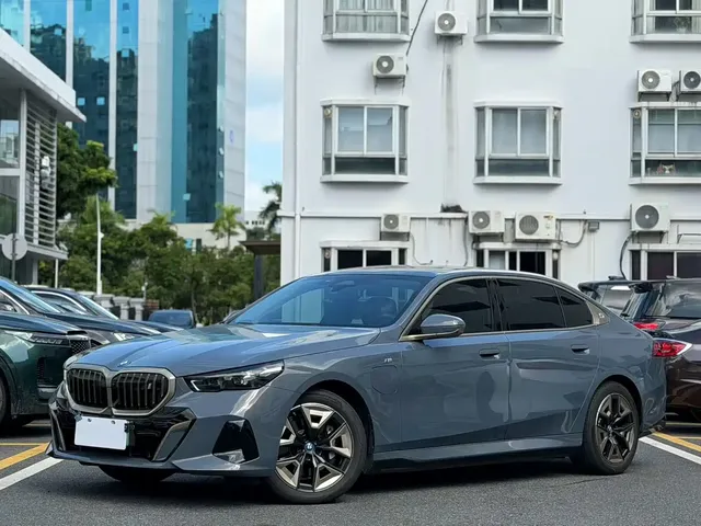 BMW i5 2024 eDrive 35L Premium Model M Sport Package