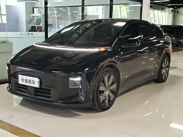 Li Auto i6 2025 4WD Base Model
