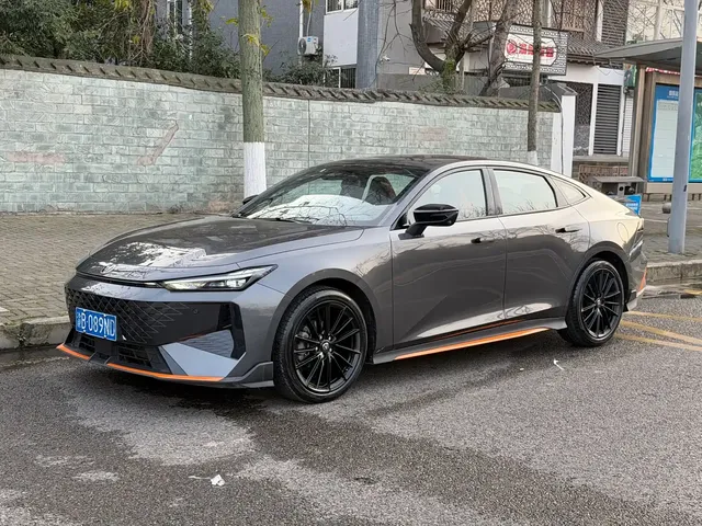 Changan UNI-V 2024 1.5T Deluxe Sport