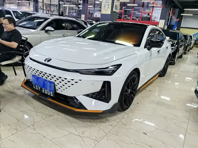 Changan UNI-V 2024 1.5T Deluxe Sport