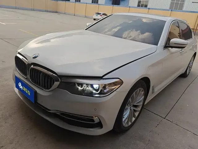 BMW 5 Series 2018 525Li Luxury Package