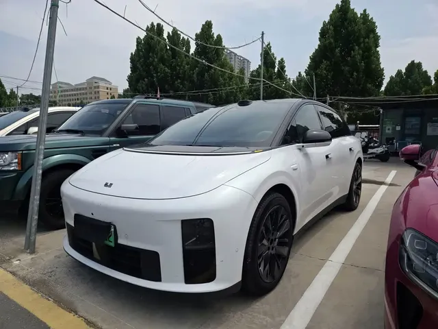 Li Auto i6 2025 4WD Base Model