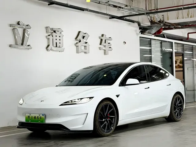 Tesla Model 3 2024 High-Performance All-Wheel Drive Edition