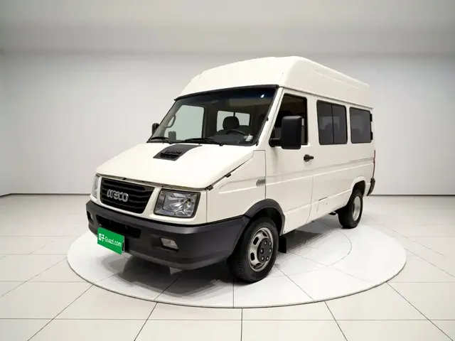 Iveco Daily 2021 Model 2.5T A35 M1 Passenger Vehicle 5-9 Seats Short Wheelbase Medium Roof Dual Tires Sliding Door