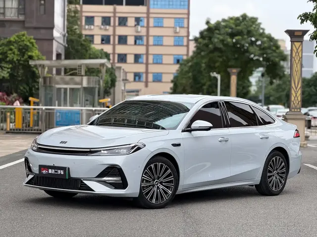 Geely Galaxy A7 2025 EM-i 150km Premium Edition