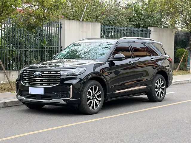 Ford Explorer 2023 EcoBoost 285 4WD Rose Gold Edition 6-Seater