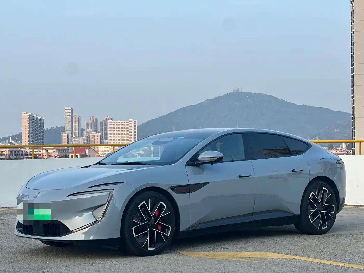 Avatr 12 2023 650 Triple Laser AWD Performance Edition