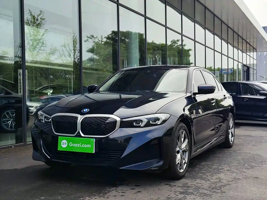 BMW i3 2025 eDrive 35 L