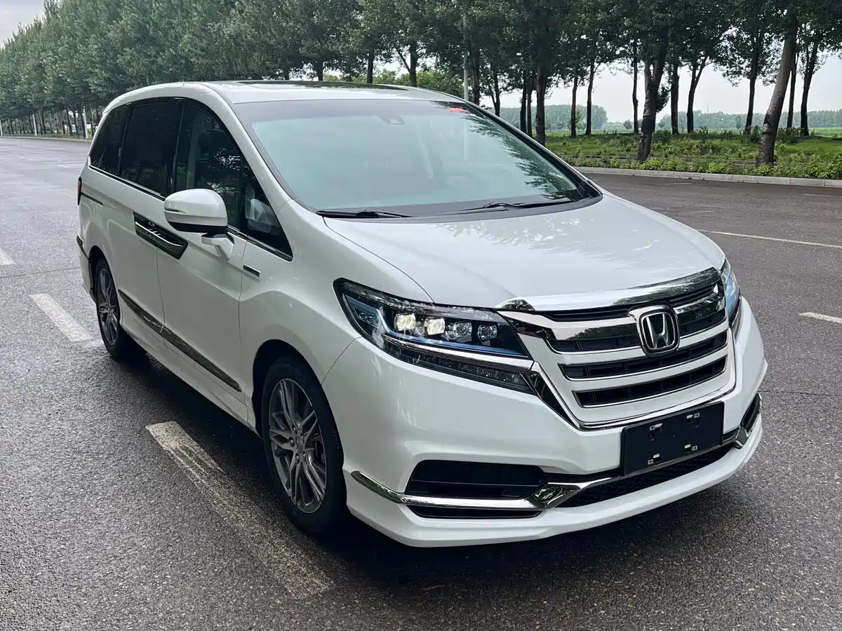Honda Elysion 2019 2.0L Hybrid Luxury Edition