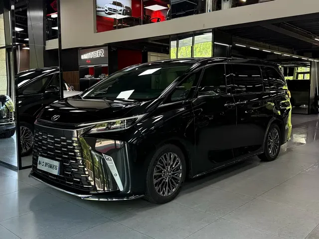 Lexus LM 2023 500h Four-Seat Imperial Edition