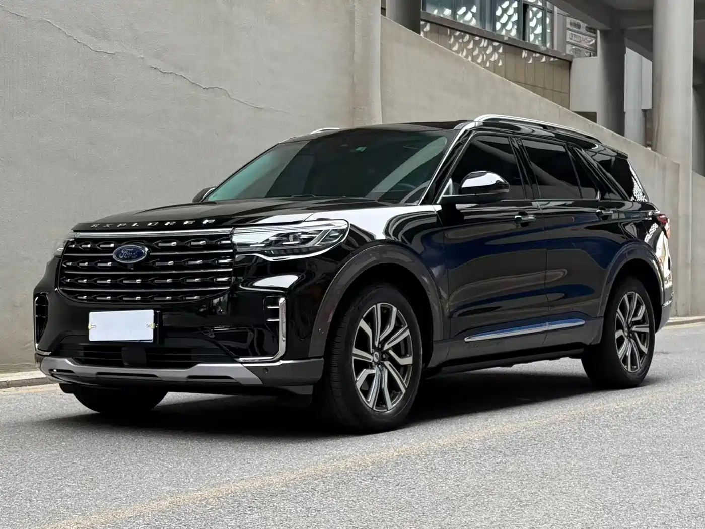 Ford Explorer 2023 EcoBoost 285 AWD Titanium Edition 6-Seater