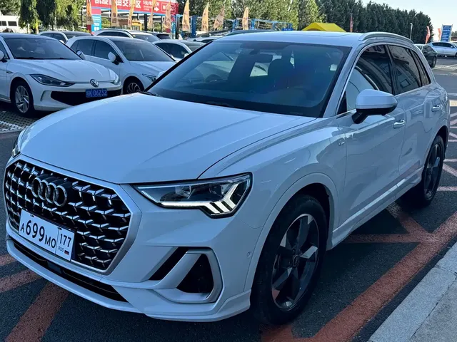Audi Q3 2024 35 TFSI Fashion Elegance