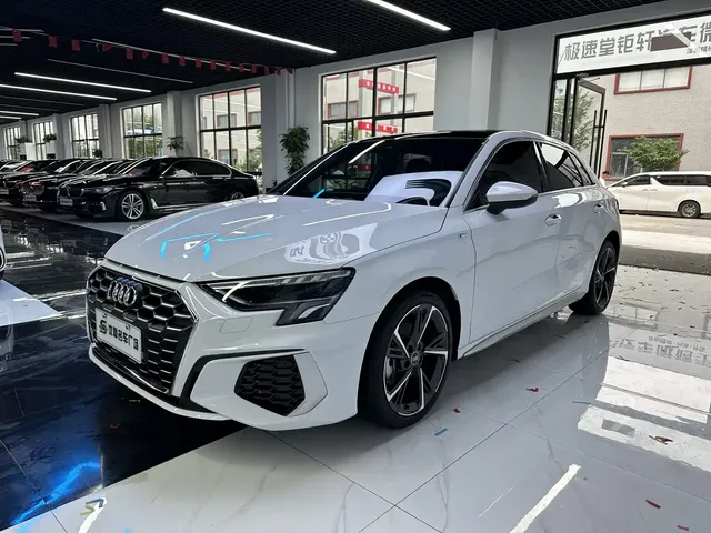 Audi A3 2023 Facelift Sportback 35 TFSI Fashion Sport