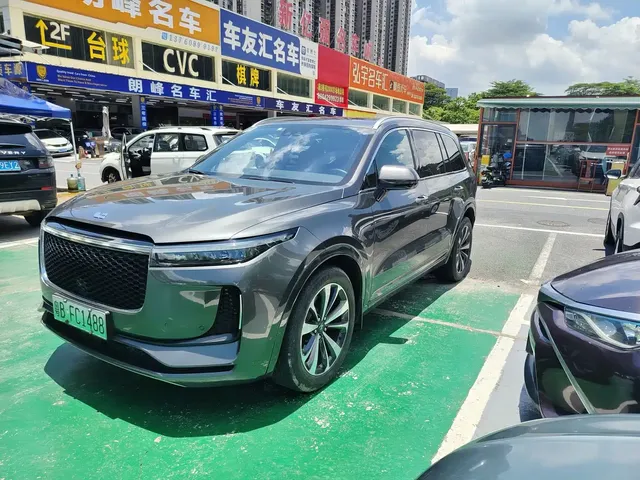 Li Auto Li ONE 2020 Extended Range 6-seater
