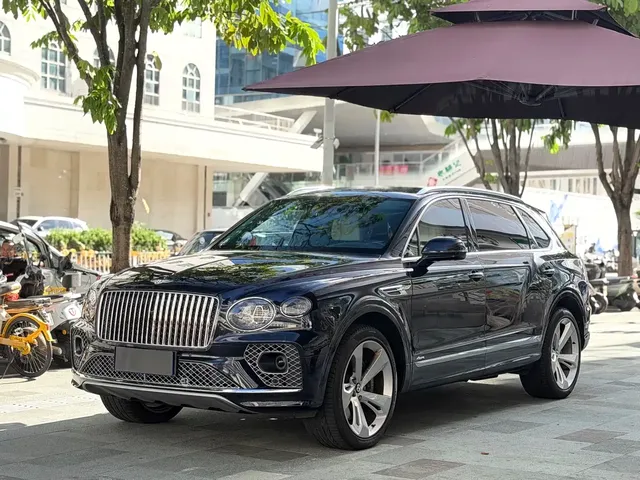 Bentley Bentayga 2023 4.0T V8 Long Wheelbase Elegance Edition