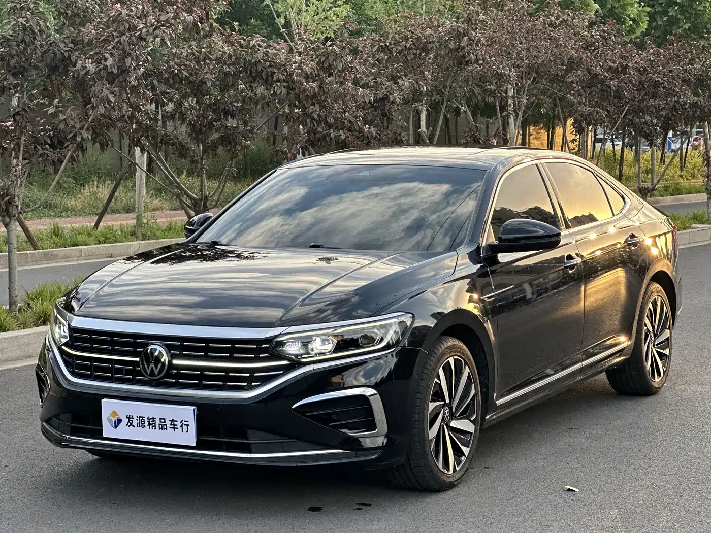 Volkswagen Passat 2023 330TSI Luxury Edition