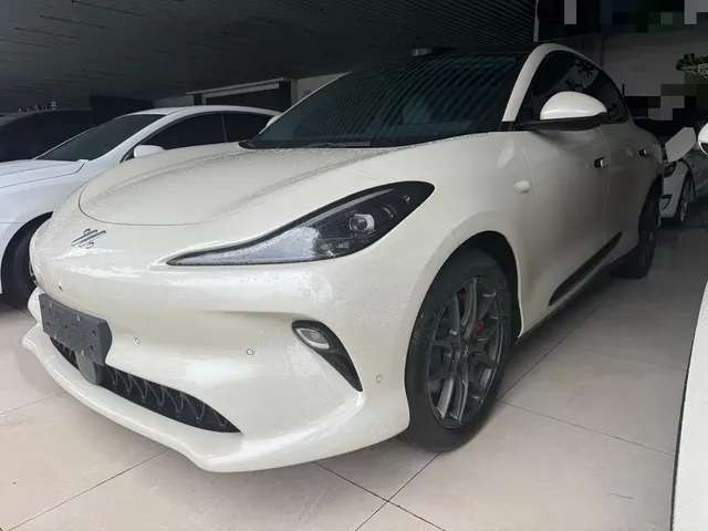 IM Motors IM LS6 2025 Model Agile Lizard Intelligent Driving Theater Edition