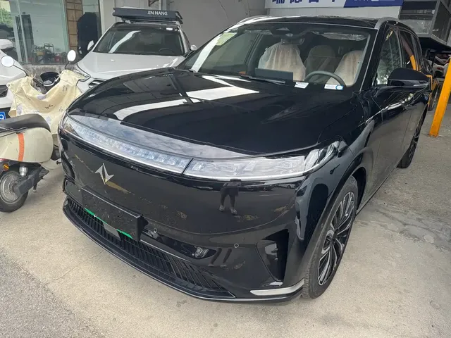 Dongfeng Yipai eπ008 2026 6-seater Extended Range Family Edition