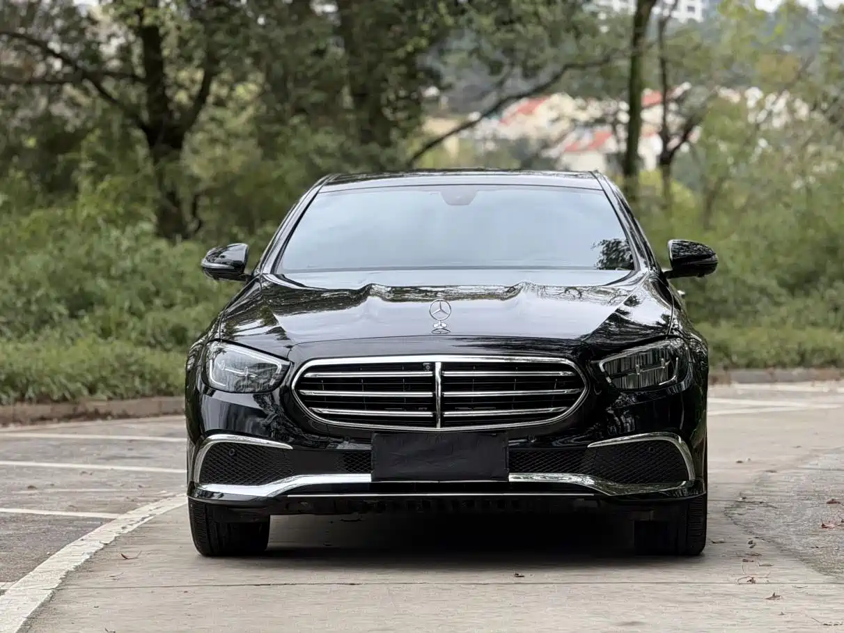 Mercedes-Benz E-Class 2023 E 300 L Fashion