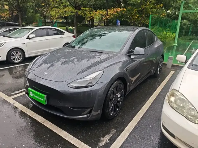 Tesla Model Y 2023 Long Range All-Wheel Drive Edition