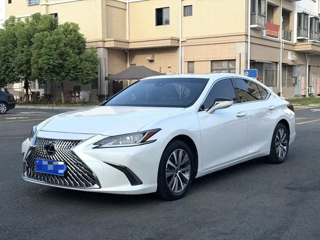 Lexus ES 2018 200 Excellence Edition China V