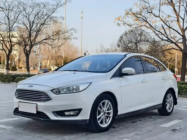 Ford Focus 2017 Sedan EcoBoost 180 Automatic Elite