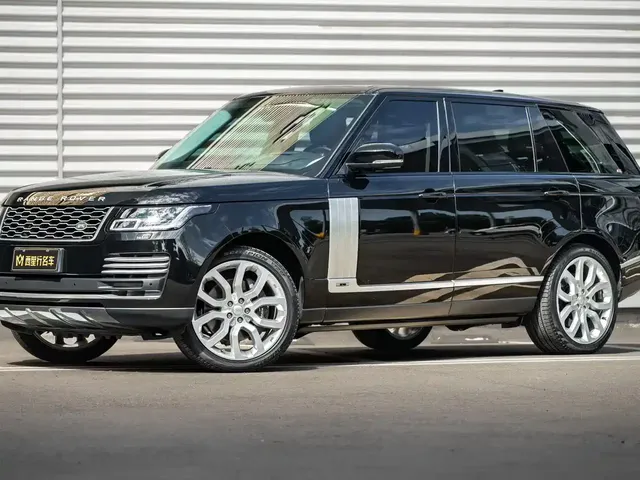 Land Rover Range Rover 2022 3.0 L6 400PS Heritage Extended Classic Edition