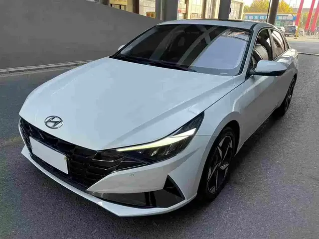 Hyundai Elantra 2021 1.5L CVT LUX Premium Edition