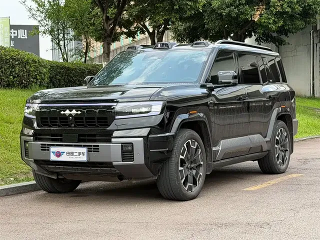 Fang Cheng Bao Leopard 8 2025 Zhiyong Flagship 7-Seater