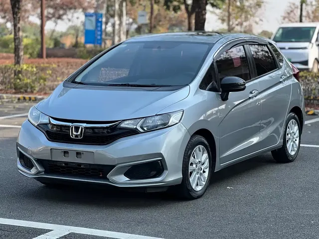 Honda Fit 2018 1.5L CVT Comfort Sunroof Edition