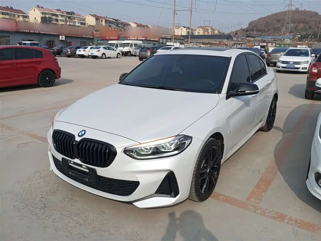 BMW 1 Series 2023 125i M Sport Shadow Edition