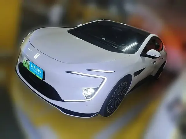 Avatr 12 2023 650 Triple Laser AWD Performance Edition