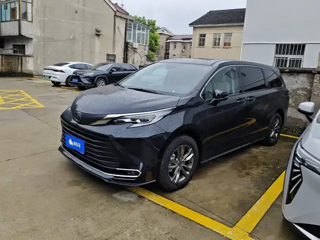 Toyota Sienna 2026 Model 2.5L Hybrid 2WD Comfort Edition