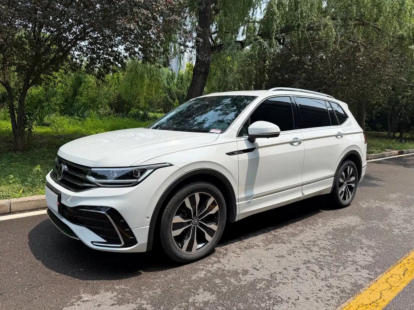 Volkswagen Tiguan L 2023 Facelift 330TSI Auto FWD R-Line Premium