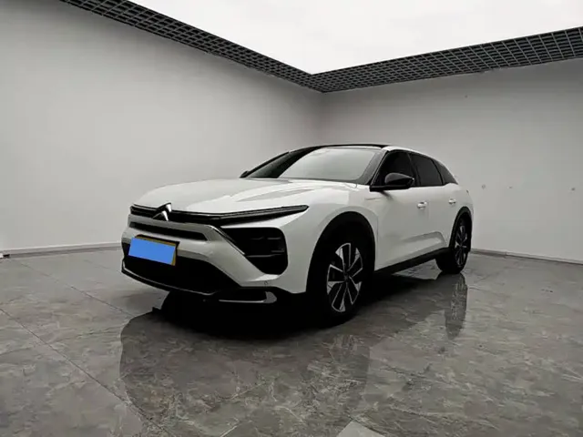 Citroën Versailles C5 X 2023 1.6T Momentum