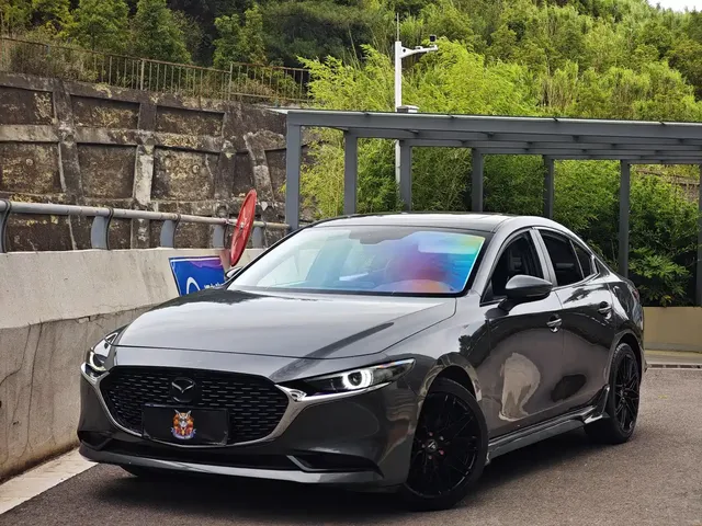 Mazda 3 Axela 2021 2.0L Automatic Quality Glamour