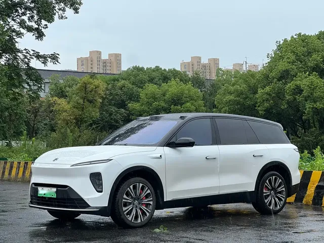 NIO ES8 2023 75kWh