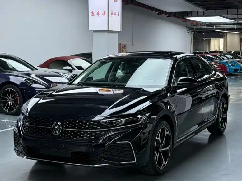 Volkswagen Passat 2026 Outstanding Edition 380TSI Starlight Dragon Soaring Version