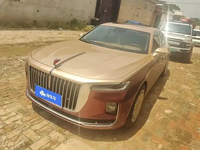 Hongqi H9 2022 2.0T Smart Connect Flag Smooth Edition
