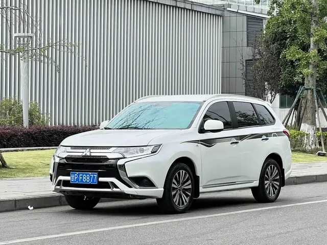 Mitsubishi Outlander 2021 2.0L 2WD Smooth Ride Version 5-Seater